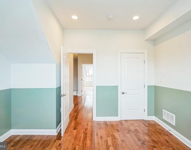 2241 Sears Street - Photo Thumbnail 5