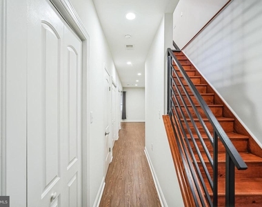 2241 Sears Street - Photo Thumbnail 4