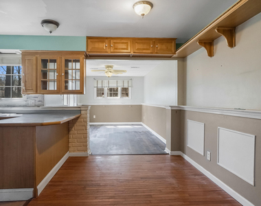 429 Royal Avenue - Photo Thumbnail 9