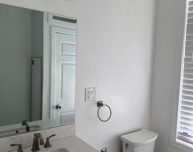 2563 N 17th Street - Photo Thumbnail 4