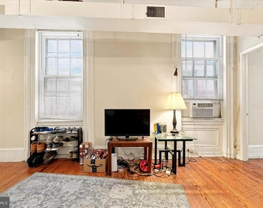 1807 Spruce Street - Photo Thumbnail 6