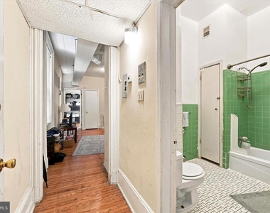 1807 Spruce Street - Photo Thumbnail 10