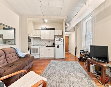 1807 Spruce Street - Photo Thumbnail 4