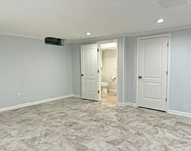 671 Liberty Pointe Drive - Photo Thumbnail 17