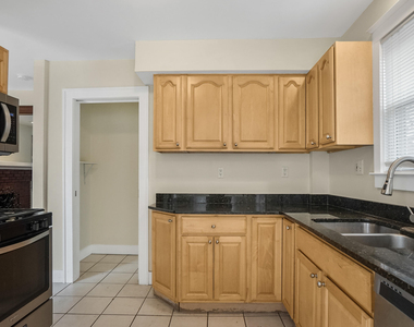 423 S Maple Avenue - Photo Thumbnail 2