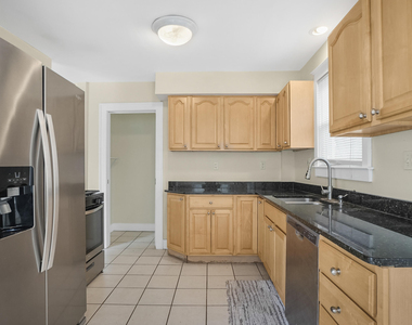 423 S Maple Avenue - Photo Thumbnail 1