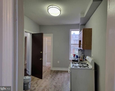 3136 W Montgomery Avenue - Photo Thumbnail 2
