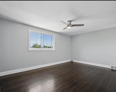 7256 Shalkop Street - Photo Thumbnail 12