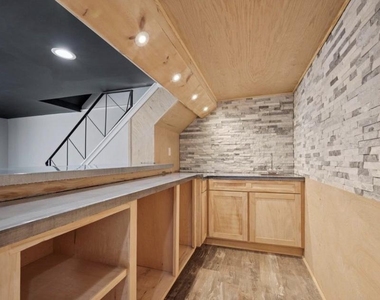 7256 Shalkop Street - Photo Thumbnail 11