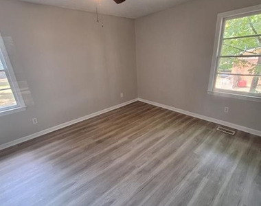 7655 Fletcher Avenue - Photo Thumbnail 8