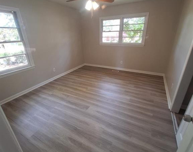 7655 Fletcher Avenue - Photo Thumbnail 10
