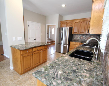133 Cumberland Green Drive - Photo Thumbnail 8