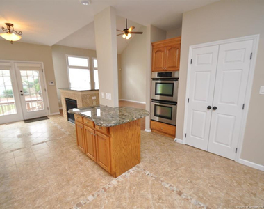 133 Cumberland Green Drive - Photo Thumbnail 9