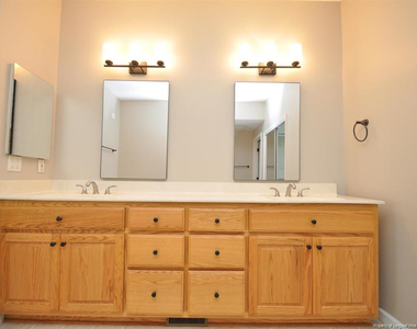 133 Cumberland Green Drive - Photo Thumbnail 23