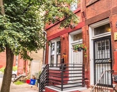2149 N Uber Street - Photo Thumbnail 3