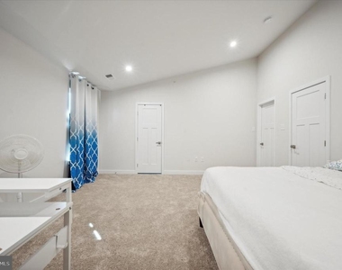 8036 Milltown Circle - Photo Thumbnail 20