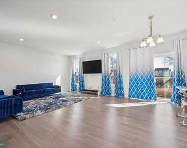 8036 Milltown Circle - Photo Thumbnail 9
