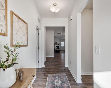 1008 Sandtrap Way - Photo Thumbnail 3