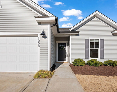 1008 Sandtrap Way - Photo Thumbnail 2