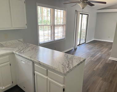 200 Lake Pine Drive - Photo Thumbnail 9