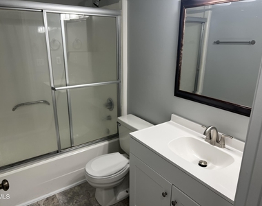 200 Lake Pine Drive - Photo Thumbnail 12