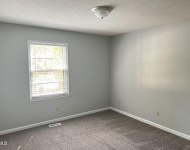200 Lake Pine Drive - Photo Thumbnail 13