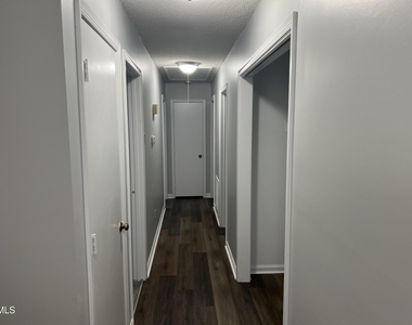 200 Lake Pine Drive - Photo Thumbnail 10
