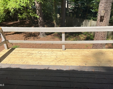 200 Lake Pine Drive - Photo Thumbnail 4