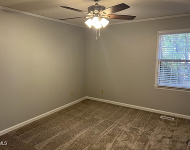 200 Lake Pine Drive - Photo Thumbnail 14