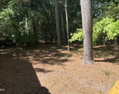 200 Lake Pine Drive - Photo Thumbnail 5