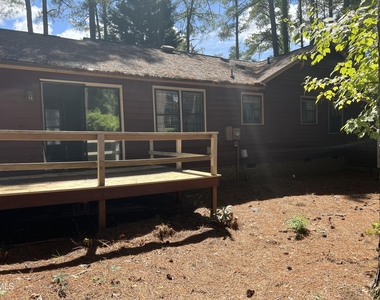 200 Lake Pine Drive - Photo Thumbnail 6