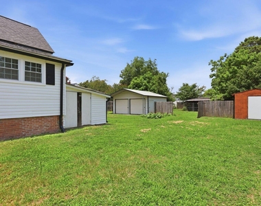 204 E H Street - Photo Thumbnail 33