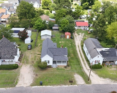 204 E H Street - Photo Thumbnail 37