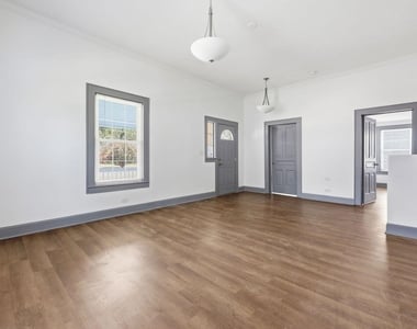 204 E H Street - Photo Thumbnail 5