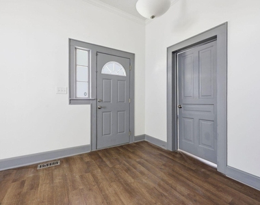 204 E H Street - Photo Thumbnail 7