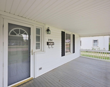 204 E H Street - Photo Thumbnail 26