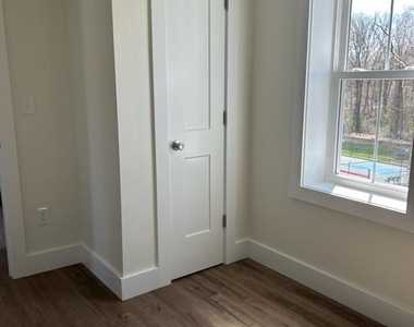 154 N Walnut Street - Photo Thumbnail 15