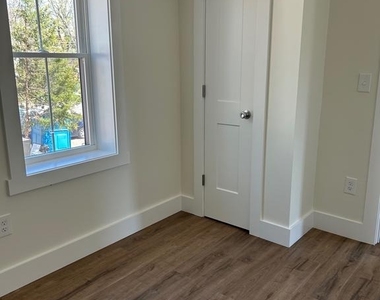 154 N Walnut Street - Photo Thumbnail 14