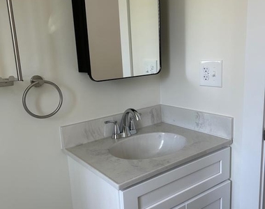 154 N Walnut Street - Photo Thumbnail 8