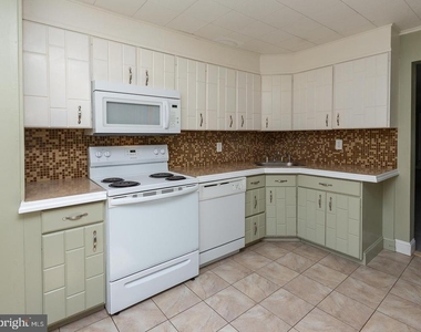 334 E Conestoga Road - Photo Thumbnail 15