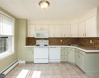334 E Conestoga Road - Photo Thumbnail 16