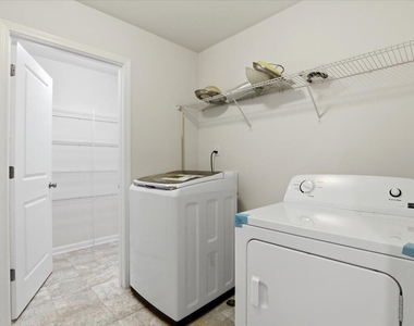 814 Bristol Bridge Drive - Photo Thumbnail 4