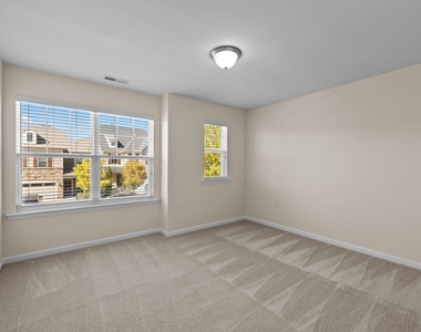 271 Begen Street - Photo Thumbnail 33