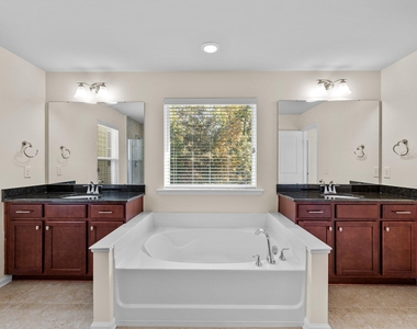 271 Begen Street - Photo Thumbnail 29
