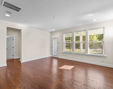 271 Begen Street - Photo Thumbnail 13