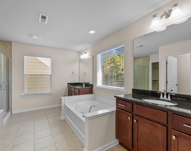 271 Begen Street - Photo Thumbnail 28