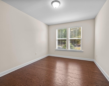 271 Begen Street - Photo Thumbnail 20
