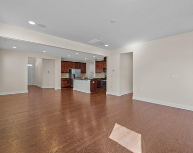 271 Begen Street - Photo Thumbnail 16