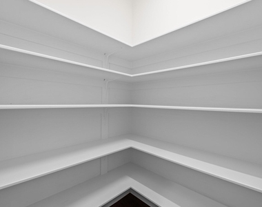 271 Begen Street - Photo Thumbnail 9