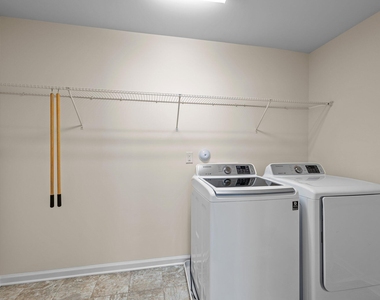 271 Begen Street - Photo Thumbnail 25